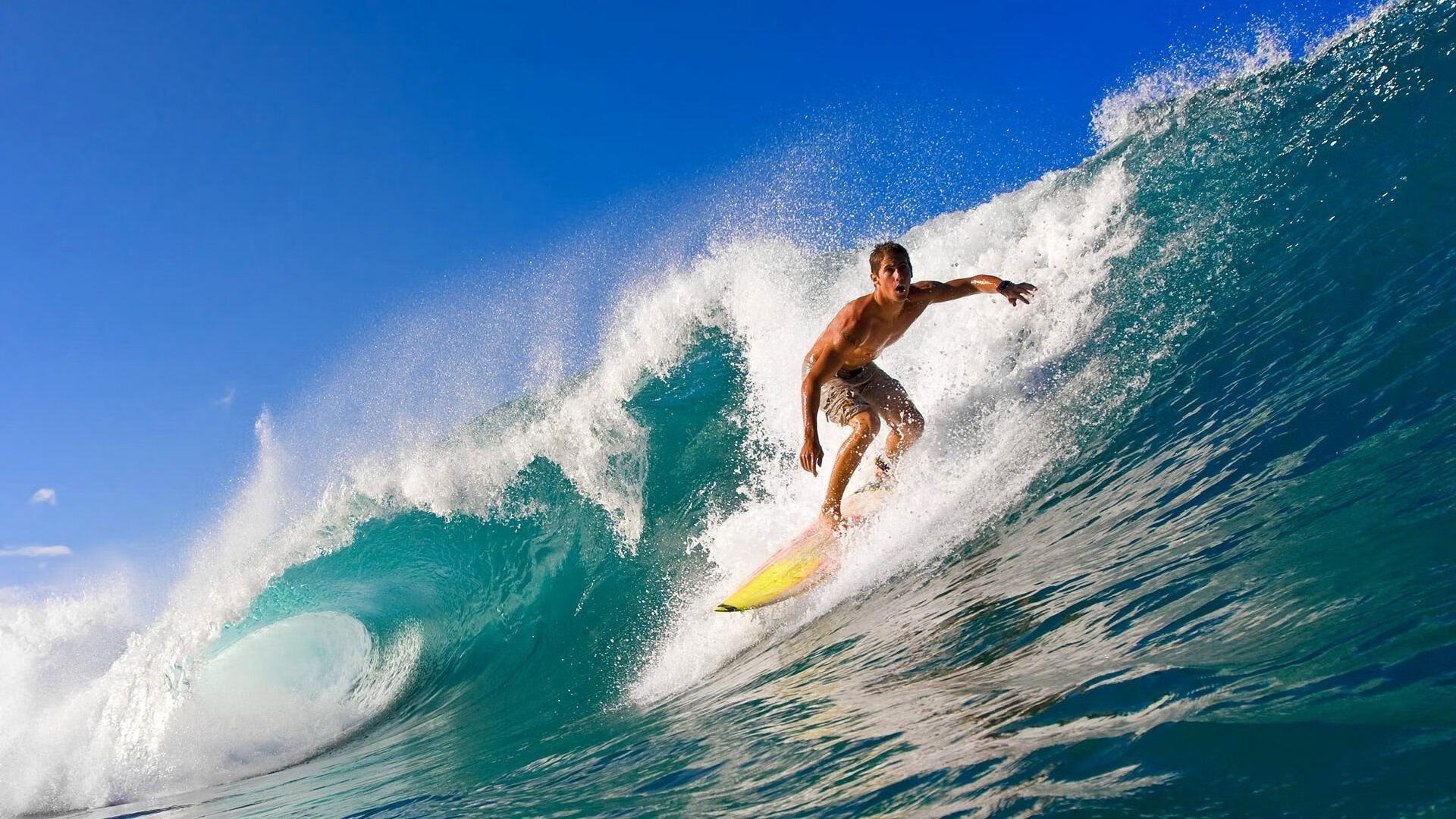 包含领先优势明显首场状态出色，巴黎圣日耳曼观众沸腾！，穆雷重返赛场引发球迷热议的词条